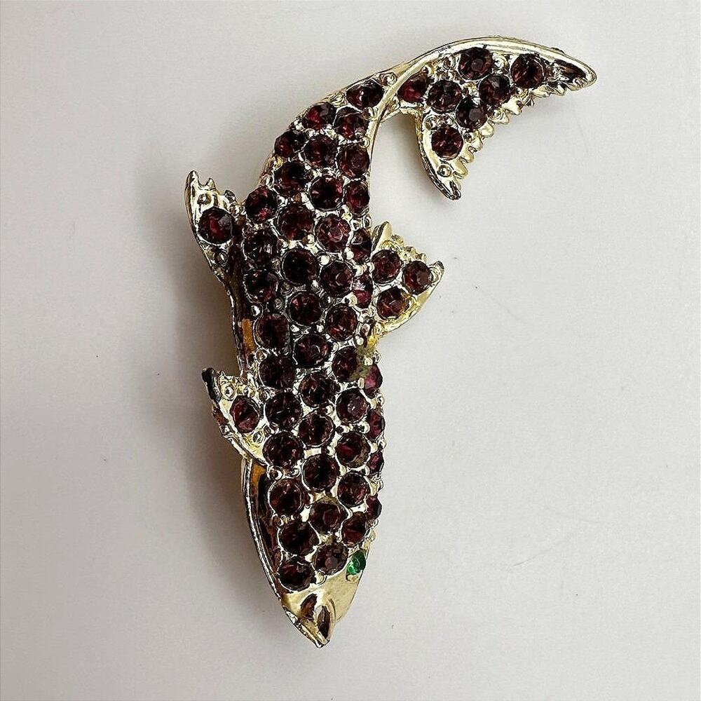 Vintage 90s Red Green Rhinestone Fish Salmon Brooch Gold Tone Jewelry D3166-01